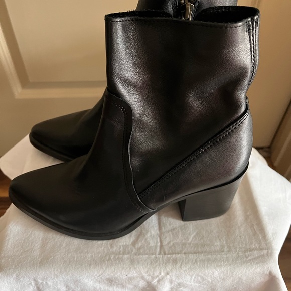 Steve Madden Boots. - Picture 6 of 7